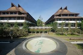 Kad pengenalan / pasport / tentera : Deretan Gedung Empat Labtek Bukti Kemegahan Arsitektur Itb Institut Teknologi Bandung