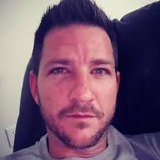 邁克爾·J。 福克斯和他的妻子和孩子