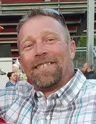 Leon Tompkins's Instagram, Twitter & Facebook