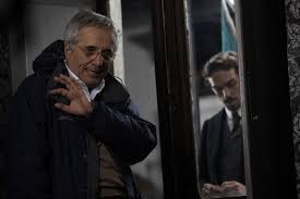 Per il regista ha una sua nobiltà. Il Regista Marco Bellocchio Sul Set Del Film Vincere 117412 Movieplayer It