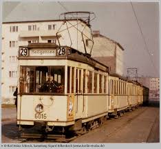 1956 Strassenbahn Linie 29 In Der Ruegener Strasse Berlin Strassenbahn Strassenbahn Bvg Berlin
