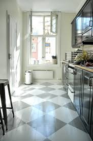 I Stayed In A Beach House With Painted Checked Floors And Loved It I Am Really Wanting To Try This Gulv Ideer Til Hjemmet Malte Gulv