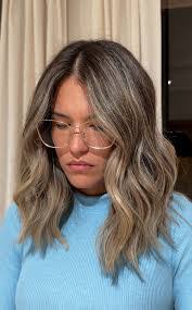 Shannon Sleeper's Instagram, Twitter & Facebook