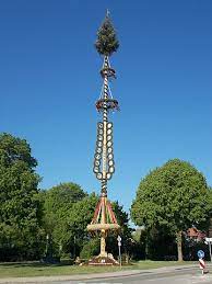 Wir freuen uns immer wieder über diese schöne tradition im rheinland. File Maibaum Waldhausen2018 Jpg Wikimedia Commons