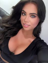 Una carnita asada con la familia. Que vida más bella. Buenas noches amigos.