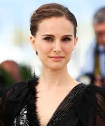 Raised on long island, she was discovered by a modeling agent who s. Natalie Portman New Blonde Lob Is Top Summer Hair Color