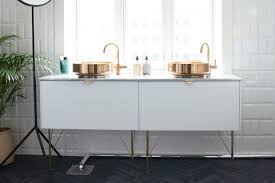 À l'eau en style avec notre mobilier et accessoires de designers pour salle de bain. Un Meuble De Salle De Bains Original