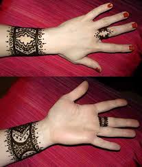 8 Stunning Bangle Mehndi Designs To Try In 2019 Mehndi Designs For Hands Henna Tattoo Designs Simple Mehndi Designs