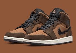 In 2001, the nike dropped another air jordan 1 retro lineup. Air Jordan 1 Mid Brown Dc7294 200 Sneakernews Com