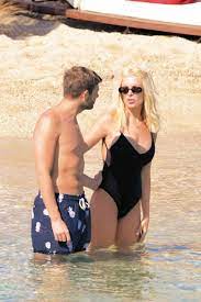 Check spelling or type a new query. Katerina Kainoyrgioy Ta Kayta Filia Me Ton Filippo Tsagkridh Kai To Magio Poy Syzhth8hke Eikones Thecaller