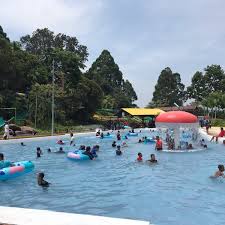 Bukit merah laketown resort is perak's own holiday getaway resort at bukit merah lake about 1 hour from ipoh, perak a catering to holiday makers, team building activities for your company, weddings, orang utan island and much more. Bukit Merah Laketown Resort Waterpark 18 Tips