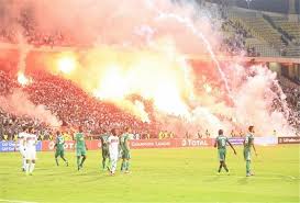 باريس سان جيرمان يرفع الكأس التذكارية ويتوج بطلا للدوري الفرنسي. ØµÙˆØ± Ù…Ø±ØªØ¶Ù‰ Ù…Ù†ØµÙˆØ± ÙŠØ±ÙØ¹ Ø§Ù„Ø­Ø°Ø§Ø¡ ÙÙŠ ÙˆØ¬Ù‡ Ø¬Ù…Ø§Ù‡ÙŠØ± Ø§Ù„Ø²Ù…Ø§Ù„Ùƒ Ø¨Ø·ÙˆÙ„Ø§Øª