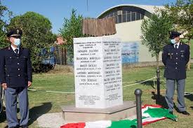 Paolo borsellino martire della giustizia. Una Stele Per Le Vittime Di Capaci E Via D Amelio Attualita Calcinaia