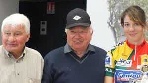 E t c'est la même photo qui fait la une du livre d'or 1972. Raymond Poulidor Raconte Par Ceux Qui L Ont Cotoye Dans L Indre