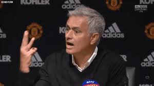 조세 무리뉴, 서울 (seoul, south korea). Pgr21 ìŠ¤í¬ì¸  ì¡´ì¤'ì„ í'œí•˜ë¼ë©° ê¸°ìžíšŒê²¬ìž¥ì„ ë°•ì°¨ê³  ë‚˜ì„  ë¬´ë¦¬ë‰´