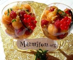Salade De Melon Au Basilic Et Fruits Rouges Recette Salade Melon Alimentation Salade
