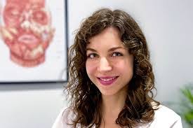 Anna Siwik's Instagram, Twitter & Facebook