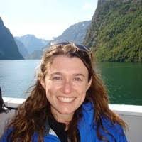 Laura Dee's Instagram, Twitter & Facebook