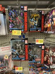 My theory of arcee coming into the series! Studio Series Deluxe Wwii Hot Rod 2007 Bumblebee Arcee 3 Pack And Soundwave Found In Us Transformers