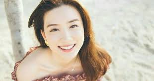 How Can A Man Know If A Woman Is Virgin Women Laughing Girl With Sunglasses Women