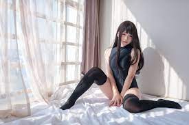 women, Asian, smiling, in bed, bangs, bent legs, zipper, thigh-highs,  indoors, stockings, black stockings | 3000x2003 Wallpaper - wallhaven.cc