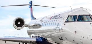 All bombardier regional jets for american airlines are operated by mesa airlines, this version being the most common one. Passagierflieger Mit Privatjet Dna Die Allerletzte Bombardier Crj Aerotelegraph