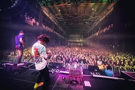Well, that's what you get for showing up five hours late. Don Broco What A Show Koln All The Love Mike Shinoda A Facebook