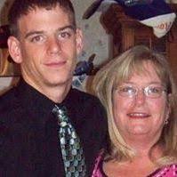 Bobbie Dowd's Instagram, Twitter & Facebook