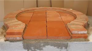 Nos fours à bois peuvent être utilisés pour cuire pratiquement n'importe quoi : Construction Four A Pain Pizza Par Un Professionnel De A A Z Youtube