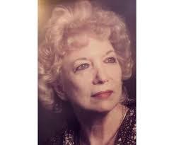 Elana Cohen's Instagram, Twitter & Facebook