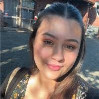 100+ perfiles de «Blakely»