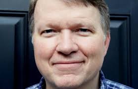 Managing built-up litter between broiler flocks