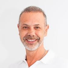 Andrew Henning's Instagram, Twitter & Facebook