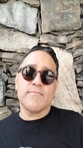 Feliz día de las madres para todos ustedes los que las tienen delen cariño  Y mucho amor y a los que no las tenemos que nos echen su bendición desde  allá desde el cielo se les quiere este que está aquí ...