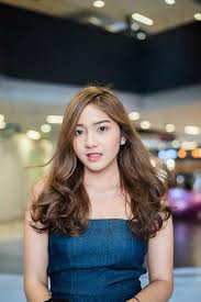 Browse our photo collection and mix things up with one of these brilliant hair colors for every shade. Hair Color For Curly Hair 20 Ideas For Kulot Pinays All Things Hair Ph