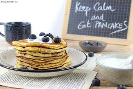 Pancakes Yaourt A La Grecque Brian Iz In The Kitchen En 2020 Pancakes Yaourt Petit Dejeuner Et Brunch Yaourt Grec