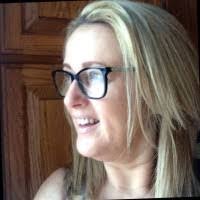 Julia Donohoe's Instagram, Twitter & Facebook