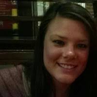 Amanda Huffines's Instagram, Twitter & Facebook