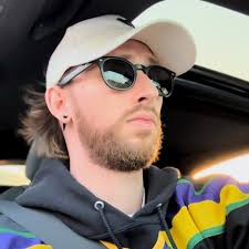 Hunter Hamilton (@heroreeves) • Instagram photos and videos