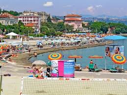 2, 7 i 9, i trg sv. Strand Slatina Opatija Kroatische Strande