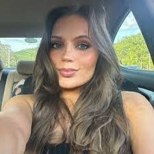 Alyssa Cowell's Instagram, Twitter & Facebook