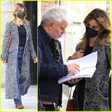 Penélope cruz sánchez or mostly known as penelope cruz was born on 28 th of april in the year 1974. Penelope Cruz Is Blond For New Movie Madres Paralelas In Madrid Penelope Cruz Just Jared