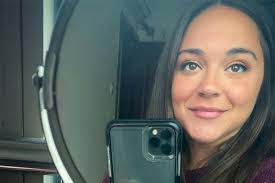 Rachel Waters's Instagram, Twitter & Facebook