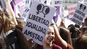 #periodista boliviana | inicio desfile navideño #hoy en #la paz, denominado navidad maravillosa, con la participación de varias instituciones. Las Manifestaciones Feministas Vuelven Hoy En Toda Espana El Boletin