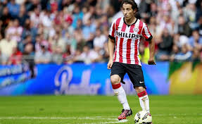 Born 28 september 1986) is a mexican professional footballer who plays for la liga club real betis and captains the. El Valencia Vende Al Mexicano Andres Guardado Al Psv De Holanda Diez Diario Deportivo