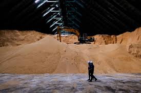 (msm johor), a subsidiary of msm malaysia holdings berhad (msm) operates msm's new sugar refinery based in tanjung langsat, johor which is set to be the largest standalone sugar refinery in malaysia. Cargill Is In Talks To Exit Global Sugar Trading Business En Vistazo