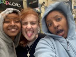 LEASE FOR 2025-2026 SCHOOL YEAR hi! my two roomates and i are looking for a  fourth roommate to live in our 3 bedroom apartment in the embassy!! two  girls (me and caitlyn)