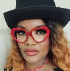 Rochelle Lynch's Instagram, Twitter & Facebook