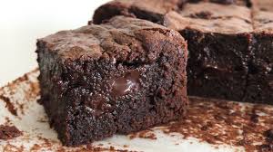 Super moist & fudgy brownies and yes yes chocolate ganache to top it off! The Best Moist Fudgy Brownies Resepi Brownies Kedut Youtube