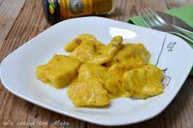 Il pollo al curry è una ricetta esotica originaria dell'india. Pollo Al Curry Ricetta Esotica Semplice E Leggera Senza Panna